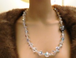 23 IN GLASS BEAD NECKLACE VIEW